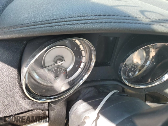 2014 Chrysler 300 with VIN 2C3CCAAGXEH323792, listed as a Copart auction lot 82411484 with Not Provided miles and Salvage Title. Bid and sale history available at DreamBid. Image 9.