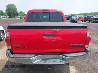 2006 Toyota Tacoma PreRunner z VIN 5TEJU62N66Z290418, wystawiony jako IAAI lot #42423060 z przebiegiem 185 797 mil mil oraz . Historia ofert i sprzedaży dostępna na DreamBid. Obrazek 16.