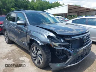 2024 Volkswagen Atlas SE z VIN 1V2HR2CAXRC528423, wystawiony jako IAAI lot #42346922 z przebiegiem 38 637 mil mil oraz . Historia ofert i sprzedaży dostępna na DreamBid. Obrazek 1.