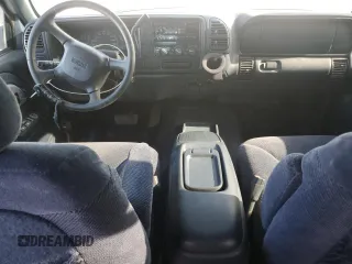 1999 GMC Suburban with VIN 3GKEC16R6XG538009, listed as a Copart auction lot 87112424 with 220,487 mi miles and Clean Title. Bid and sale history available at DreamBid. Image 8.