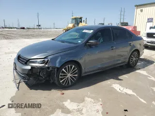 2016 Volkswagen Jetta Sport z VIN 3VWD17AJ7GM297500, wystawiony jako Copart lot #49478995 z przebiegiem 104 921 mil mil oraz Czysty tytuł • Clean title. Historia ofert i sprzedaży dostępna na DreamBid. Obrazek 1.