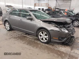 2012 Ford Fusion SE z VIN 3FAHP0HA1CR417553, wystawiony jako IAAI lot #42303200 z przebiegiem 140 065 mil mil oraz . Historia ofert i sprzedaży dostępna na DreamBid. Obrazek 1.