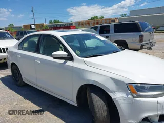 2012 Volkswagen Jetta SE с VIN 3VWDP7AJ8CM019228, выставлен на аукционе IAAI как лот 42339952 с пробегом 197 877 миль миль и . История ставок и продаж доступна на DreamBid. Изображение 1.