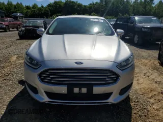 2015 Ford Fusion SE z VIN 3FA6P0H70FR265071, wystawiony jako Copart lot #55843685 z przebiegiem 137 104 mil mil oraz Szkoda całkowita • Salvage title. Historia ofert i sprzedaży dostępna na DreamBid. Obrazek 5.