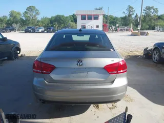 2012 Volkswagen Passat SE with VIN 1VWBH7A38CC066959, listed as a IAAI auction lot 41947804 with 171,738 mi miles. Bid and sale history available at carsss.com. Image 16.