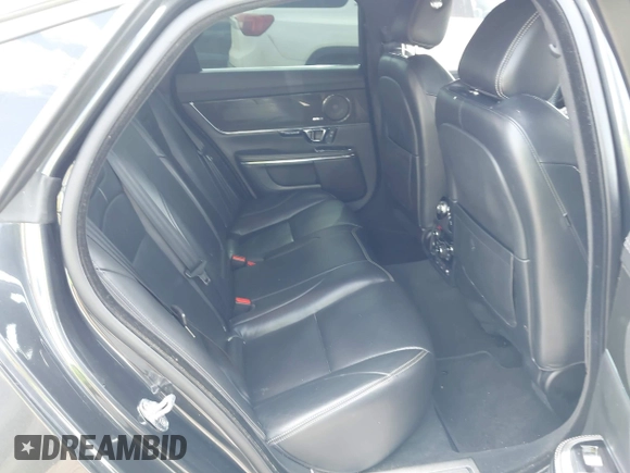 2015 Jaguar XJ с VIN SAJWA3HT3FMV86221, выставлен на аукционе IAAI как лот 42628203 с пробегом 125 951 миль миль и . История ставок и продаж доступна на DreamBid. Изображение 8.