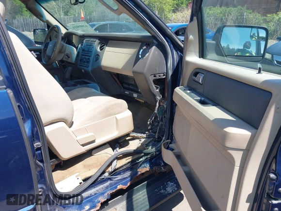 2012 Ford Expedition XLT with VIN 1FMJU1J54CEF08340, listed as a IAAI auction lot 42405010 with Not provided miles and . Bid and sale history available at DreamBid. Image 5.