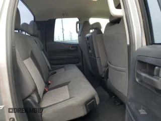 2014 Toyota Tundra SR z VIN 5TFRM5F13EX075881, wystawiony jako Copart lot #53106215 z przebiegiem 155 121 mil mil oraz Szkoda całkowita • Salvage title. Historia ofert i sprzedaży dostępna na DreamBid. Obrazek 10.