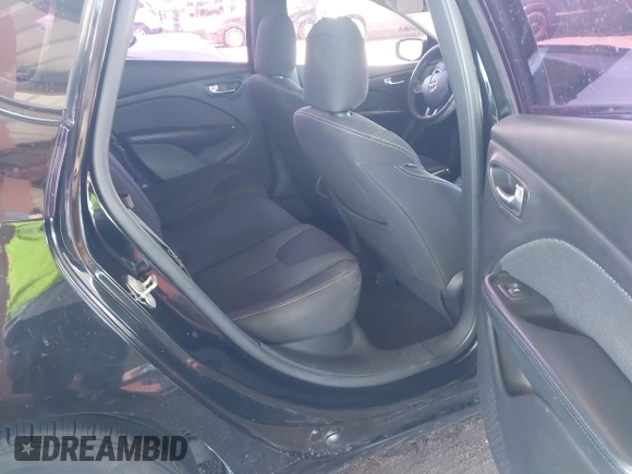 2015 Dodge Dart SXT with VIN 1C3CDFBB8FD221712, listed as a IAAI auction lot 42008995 with 137,548 mi miles. Bid and sale history available at carsss.com. Image 8.