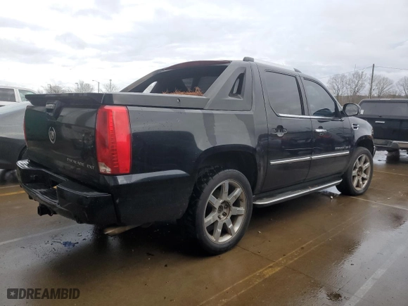 2008 Cadillac Escalade EXT with VIN 3GYFK62818G171755, listed as a Copart auction lot 82899754 with 236580 miles and Clean Title. Bid and sale history available at carsss.com. Image 3.