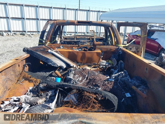 2006 Dodge 2500 SLT z VIN 3D7KR28C76G245008, wystawiony jako IAAI lot #41968401 z przebiegiem Nie podano mil oraz . Historia ofert i sprzedaży dostępna na DreamBid. Obrazek 12.