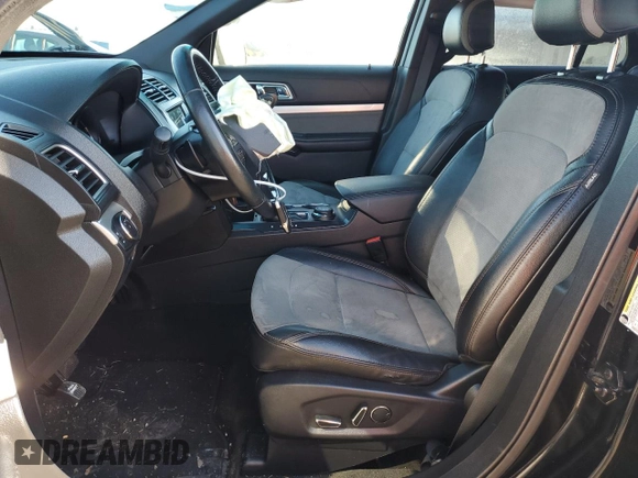 2017 Ford Explorer XLT z VIN 1FM5K8D8XHGB05349, wystawiony jako Copart lot #55951425 z przebiegiem 110 375 mil mil oraz Szkoda całkowita • Salvage title. Historia ofert i sprzedaży dostępna na DreamBid. Obrazek 7.