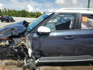 2021 Hyundai Venue Denim z VIN KMHRC8A35MU083019, wystawiony jako Copart lot #61023235 z przebiegiem Nie podano mil oraz Nie do naprawy • Non repairable. Historia ofert i sprzedaży dostępna na DreamBid. Obrazek 7.