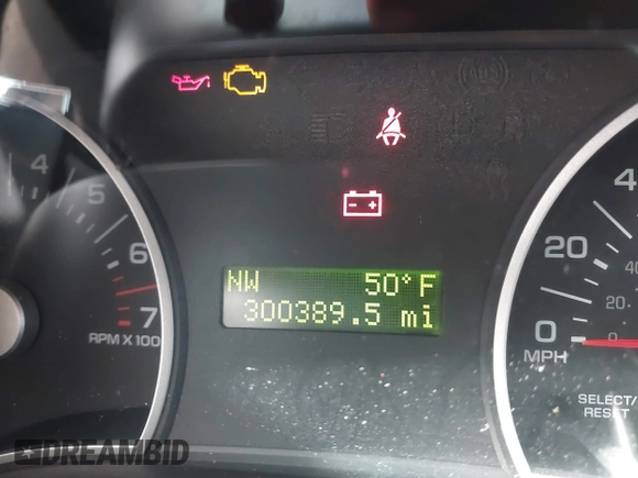 2010 Ford Explorer XLT with VIN 1FMEU6DE9AUA59055, listed as a IAAI auction lot 41787956 with 300,389 mi miles. Bid and sale history available at carsss.com. Image 7.