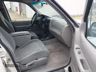 1997 Ford Explorer XL with VIN 1FMDU32E0VZB94348, listed as a IAAI auction lot 42574997 with 189,627 mi miles and . Bid and sale history available at DreamBid. Image 5.