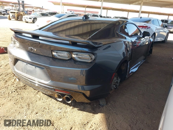 2023 Chevrolet Camaro ZL1 z VIN 1G1FK1R6XP0105522, wystawiony jako IAAI lot #42100363 z przebiegiem 8771 mil mil oraz . Historia ofert i sprzedaży dostępna na DreamBid. Obrazek 4.