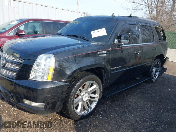 2013 Cadillac Escalade Premium with VIN 1GYS4CEF7DR102743, listed as a IAAI auction lot 41690593 with 228,070 mi miles. Bid and sale history available at carsss.com. Image 17.