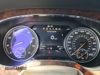 2018 Bentley Bentayga Signature z VIN SJAAC4ZV0JC020171, wystawiony jako Copart lot #48413645 z przebiegiem 76 196 mil mil oraz Szkody całkowita. Historia ofert i sprzedaży dostępna na DreamBid. Obrazek 9.
