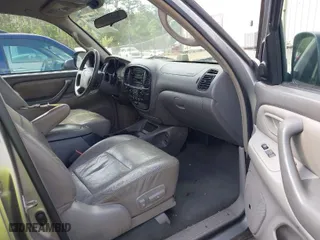 2004 Toyota Sequoia SR5 with VIN 5TDZT34A84S209752, listed as a IAAI auction lot 41953699 with 167,262 mi miles. Bid and sale history available at carsss.com. Image 5.