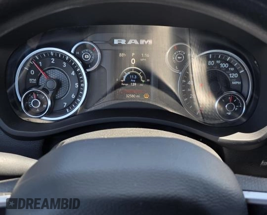 2022 Ram 2500 Big Horn z VIN 3C6UR5DJ3NG313061, wystawiony jako Copart lot #64436165 z przebiegiem 32 580 mil mil oraz Czysty tytuł • Clean title. Historia ofert i sprzedaży dostępna na DreamBid. Obrazek 8.