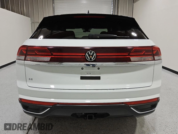 2024 Volkswagen Atlas SE z VIN 1V2WE2CAXRC219246, wystawiony jako Copart lot #55703915 z przebiegiem 39 735 mil mil oraz Czysty tytuł • Clean title. Historia ofert i sprzedaży dostępna na DreamBid. Obrazek 6.