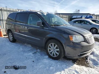2015 Chrysler Town & Country Touring with VIN 2C4RC1BG8FR578280, listed as a Copart auction lot 87238024 with 104,366 mi miles and Salvage Title. Bid and sale history available at carsss.com. Image 4.