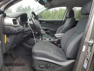 2018 Kia Sorento L with VIN 5XYPG4A32JG408103, listed as a Copart auction lot 49553575 with 136,879 mi miles and Clean Title. Bid and sale history available at carsss.com. Image 7.