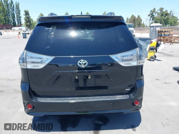 2019 Toyota Sienna SE z VIN 5TDXZ3DC9KS986994, wystawiony jako IAAI lot #42553898 z przebiegiem 88 315 mil mil oraz . Historia ofert i sprzedaży dostępna na DreamBid. Obrazek 17.