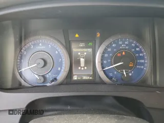 2020 Toyota Sienna XLE z VIN 5TDDZ3DC7LS229998, wystawiony jako Copart lot #60753275 z przebiegiem 38 664 mil mil oraz Szkoda całkowita • Salvage title. Historia ofert i sprzedaży dostępna na DreamBid. Obrazek 9.