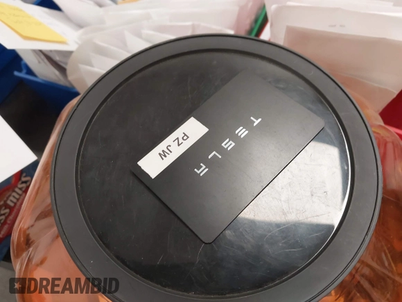 2024 Tesla Model 3 z VIN 5YJ3E1EAXRF853350, wystawiony jako IAAI lot #41946954 z przebiegiem Nie podano mil oraz . Historia ofert i sprzedaży dostępna na DreamBid. Obrazek 11.