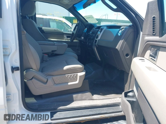 2010 Ford F-150 XL z VIN 1FTEW1E84AFC18241, wystawiony jako IAAI lot #42350458 z przebiegiem 131 581 mil mil oraz . Historia ofert i sprzedaży dostępna na DreamBid. Obrazek 5.