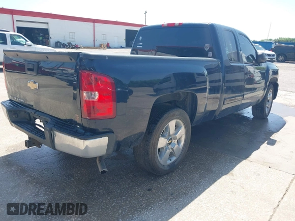 2007 Chevrolet Silverado 1500 LT w/1LT with VIN 2GCEC19C871678672, listed as a IAAI auction lot 41855644 with 184,008 mi miles. Bid and sale history available at carsss.com. Image 4.