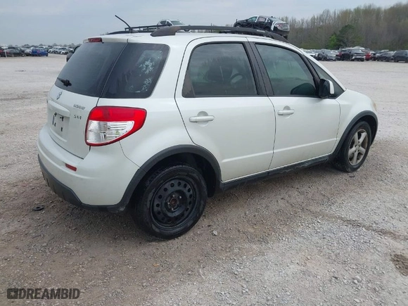 2008 Suzuki SX4 Regional Edition Touring with VIN JS2YA413485102907, listed as a IAAI auction lot 41913959 with 195,378 mi miles. Bid and sale history available at carsss.com. Image 4.