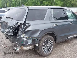 2024 Hyundai Palisade Calligraphy z VIN KM8R7DGE5RU806672, wystawiony jako IAAI lot #42119069 z przebiegiem 8 325 mil mil oraz . Historia ofert i sprzedaży dostępna na DreamBid. Obrazek 18.