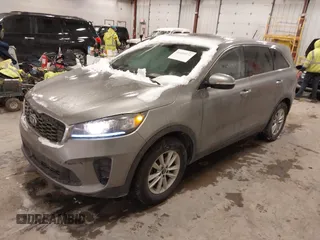 2019 Kia Sorento LX with VIN 5XYPG4A36KG498664, listed as a IAAI auction lot 41609272 with 172,042 mi miles. Bid and sale history available at carsss.com. Image 17.