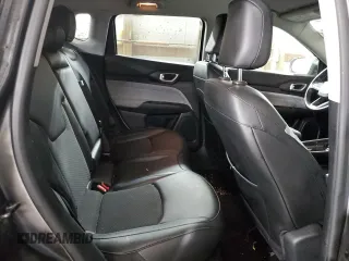 2022 Jeep Compass Latitude z VIN 3C4NJDBB8NT115285, wystawiony jako Copart lot #44131635 z przebiegiem 16 683 mil mil oraz Szkoda całkowita • Salvage title. Historia ofert i sprzedaży dostępna na DreamBid. Obrazek 10.