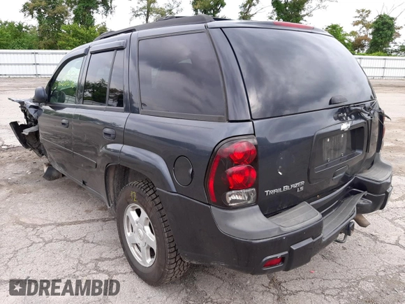 2006 Chevrolet TrailBlazer LS with VIN 1GNDT13S962203744, listed as a Copart auction lot 40953483 with 235,276 mi miles and Salvage Title. Bid and sale history available at DreamBid. Image 3.