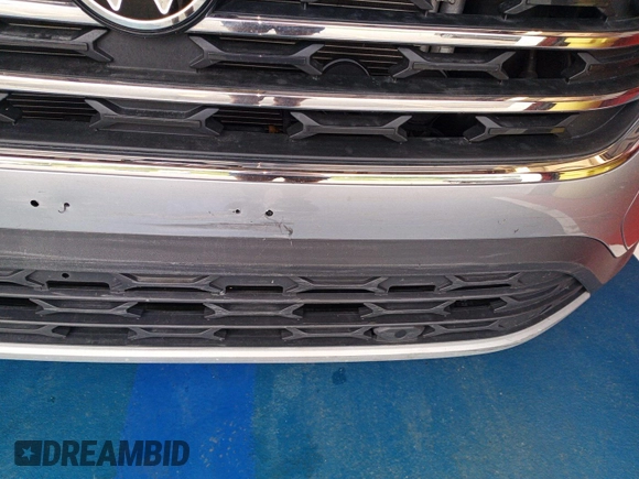 2024 Volkswagen Atlas SE with VIN 1V2HR2CAXRC567612, listed as a IAAI auction lot 42678513 with 19,523 mi miles and . Bid and sale history available at DreamBid. Image 4.