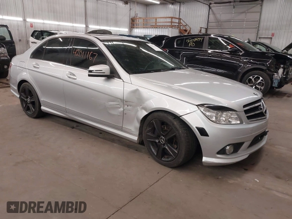 2010 Mercedes-Benz C 300 Sport z VIN WDDGF8BB2AR128205, wystawiony jako IAAI lot #42011167 z przebiegiem 117 045 mil mil oraz . Historia ofert i sprzedaży dostępna na DreamBid. Obrazek 1.