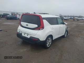 2020 Kia Soul S with VIN KNDJ23AU7L7709330, listed as a IAAI auction lot 41598480 with 29,697 mi miles. Bid and sale history available at carsss.com. Image 4.