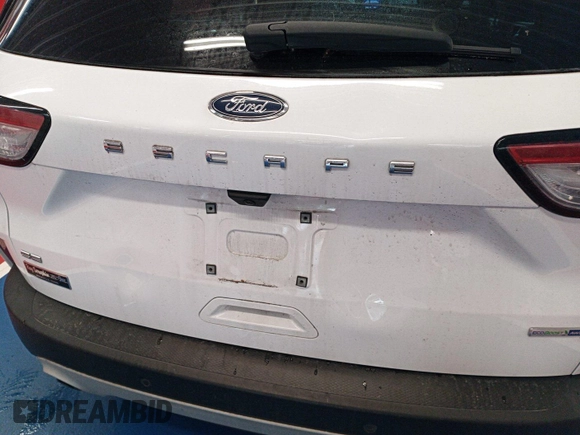 2020 Ford Escape SE with VIN 1FMCU9G68LUB14806, listed as a IAAI auction lot 42679209 with 67,593 mi miles and . Bid and sale history available at DreamBid. Image 16.