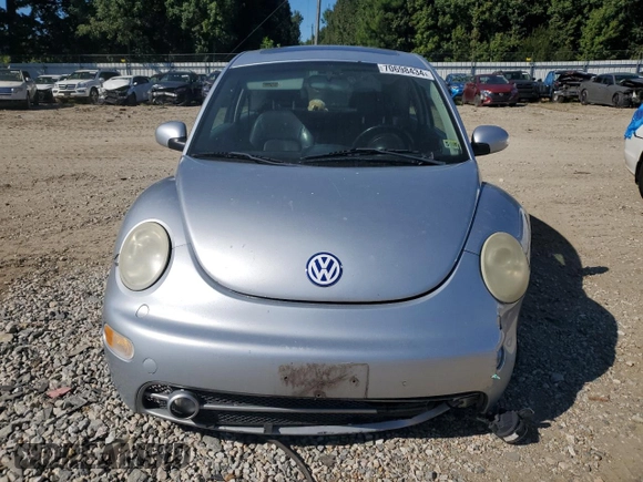 2004 Volkswagen New Beetle Coupe GLS with VIN 3VWCK31C54M418460, listed as a Copart auction lot 70698434 with 147,072 mi miles and Salvage Title. Bid and sale history available at carsss.com. Image 5.