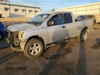 2008 Nissan Titan XE z VIN 1N6BA06C28N350006, wystawiony jako Copart lot #43428535 z przebiegiem 241 050 mil mil oraz Szkody całkowita. Historia ofert i sprzedaży dostępna na DreamBid. Obrazek 1.