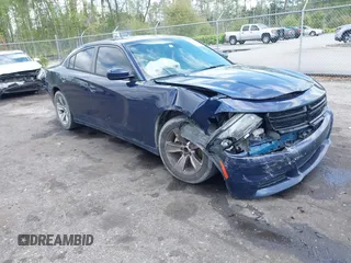 2015 Dodge Charger SXT z VIN 2C3CDXHGXFH789603, wystawiony jako IAAI lot #41920788 z przebiegiem 227 491 mil mil oraz . Historia ofert i sprzedaży dostępna na DreamBid. Obrazek 1.