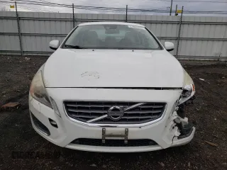2013 Volvo S60 T6 R-Design Platinum with VIN YV1902FH2D2178884, listed as a Copart auction lot 51805655 with 141,878 mi miles and Salvage title. Bid and sale history available at DreamBid. Image 5.