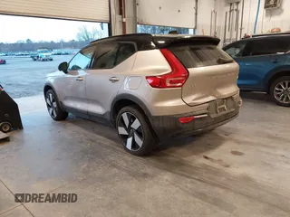 2023 Volvo XC40 Ultimate z VIN YV4ED3UM4P2052302, wystawiony jako IAAI lot #41350191 z przebiegiem 8 542 mil mil oraz . Historia ofert i sprzedaży dostępna na DreamBid. Obrazek 3.