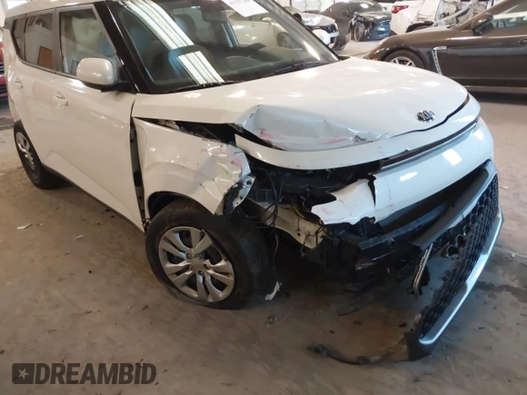 2020 Kia Soul LX with VIN KNDJ23AU7L7709151, listed as a IAAI auction lot 41357284 with 24,230 mi miles. Bid and sale history available at carsss.com. Image 6.