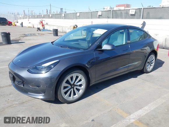 2023 Tesla Model 3 Long Range z VIN 5YJ3E1EB7PF704061, wystawiony jako IAAI lot #42079045 z przebiegiem 4 012 mil mil oraz . Historia ofert i sprzedaży dostępna na DreamBid. Obrazek 19.