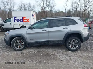 2019 Jeep Cherokee Trailhawk with VIN 1C4PJMBX5KD103259, listed as a IAAI auction lot 41704861 with 39,923 mi miles and . Bid and sale history available at DreamBid. Image 14.