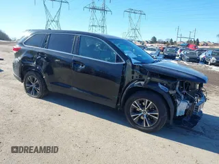 2019 Toyota Highlander LE z VIN 5TDBZRFH0KS964145, wystawiony jako IAAI lot #41390943 z przebiegiem 127 163 mil mil oraz . Historia ofert i sprzedaży dostępna na DreamBid. Obrazek 1.